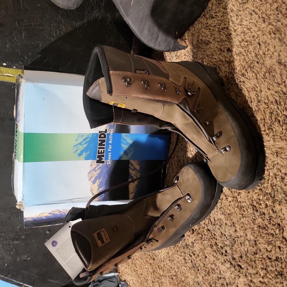 Work boots - Picture 2 of 4